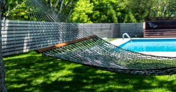How to Create a Tropical Backyard