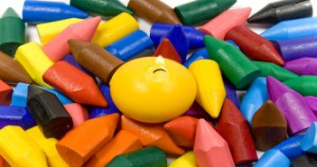 Colorful DIY Crayon Candles