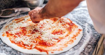 7 Easy Pizza Recipes